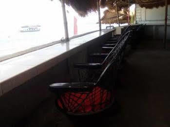 Gumleaves Hotel And Restaurant Olongapo Exterior photo